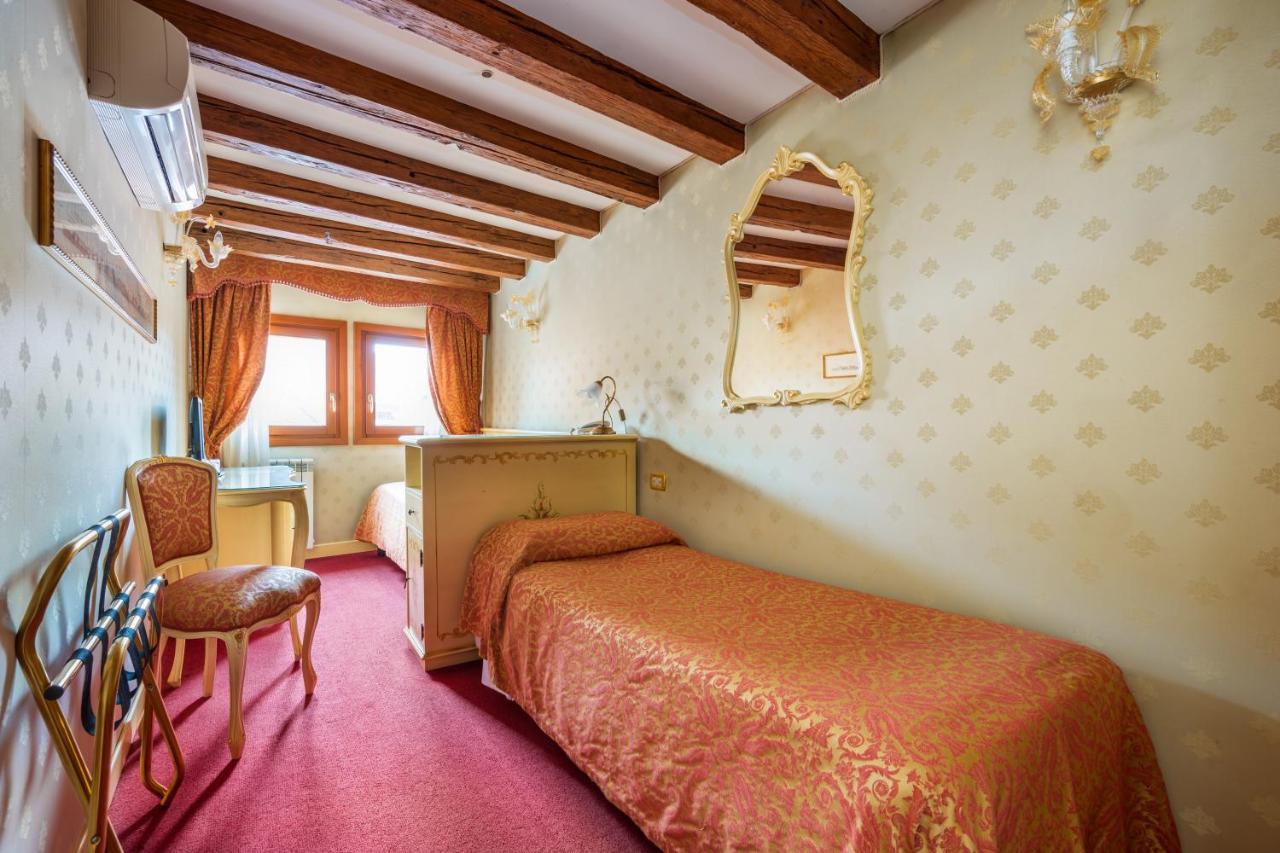 Budget Twin Room,1498588591:JPEG