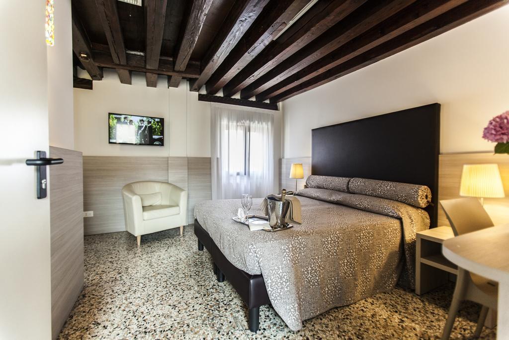 Chambre Double ou Lits Jumeaux