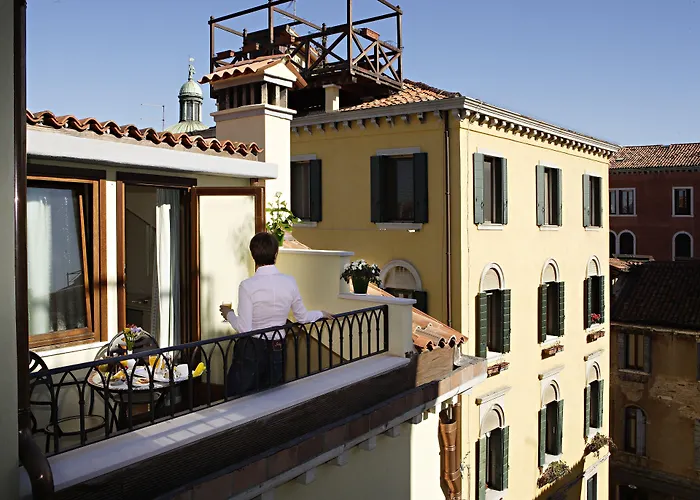 Airport Hotel: Hotel Carlton Capri